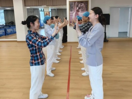 释放压力，熔炼团队——青岛市公共卫生临床中心成功举办护士节主题团建活动