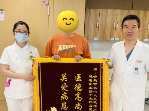 身边的医靠 | “血是借的，命是你们一点一点钉牢的”——被医者双手重新锚紧的生命